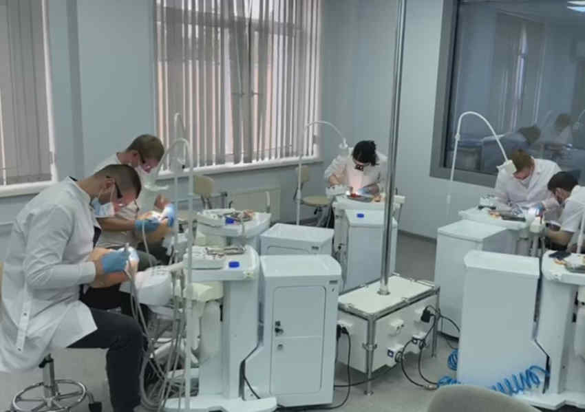 Стоматология гусев. Колледж стоматологии. Колледж стоматологии после 9. Стоматология возле мед колледж. Зубоврачебный техникум в Москве.